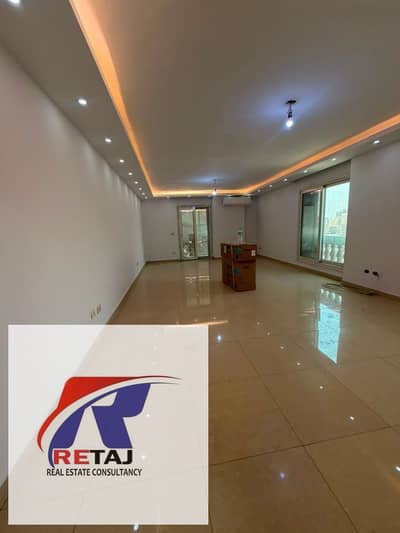 240 sq m apartment for administrative rent, fully air-conditioned, suitable for companies and clinics. Elegant entrance in a modern tower in a prime l