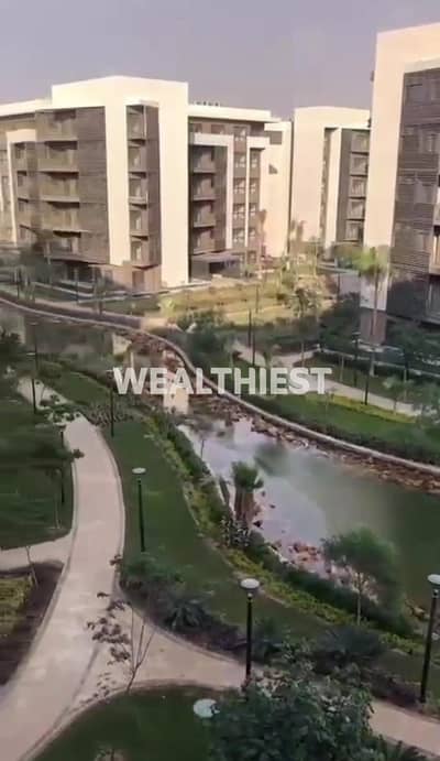 فرصه لا تكرر للسكن او الاستثمار في ارقي مراحل مدينتي داخل privado compound بفيو مباشر علي البحيرات وسعر لا يتكرر
