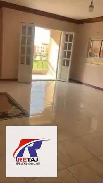 شقة للإيجار بالمطبخ في لوكيشن مميز فيلات النرجس 8 علي فيو جاردن كبيرة بالقرب من مسجد المصطفي التجمع الخامس مع تغيير ألوان الدهانات حسب رغبة المستأجر م