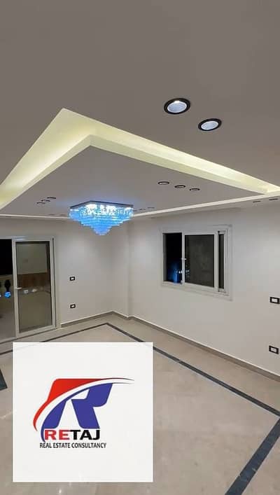 شقة الترا مسجله اول سكن 250 متر مباني حديثه للبيع بموقع مميز بالقرب من حديقه الطفل مكرم عبيد مدينه نصر