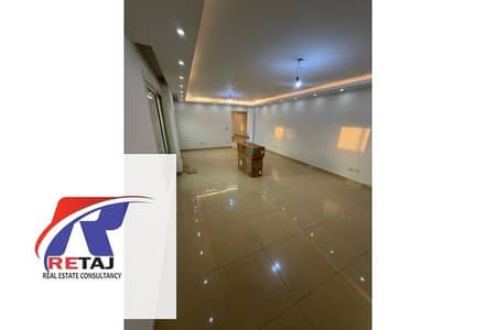 Apartment for administrative rent, 240 square meters, 3 rooms and 3 bathrooms, on Mustafa El Nahas Main Street