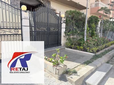 شقة مفروشة مكيفة بالكامل بتشطيب الترا سوبر لوكس بالمستثمرين الجنوبية- التجمع الخامس  الفئة الوحدة : شقة  مساحة: 175م