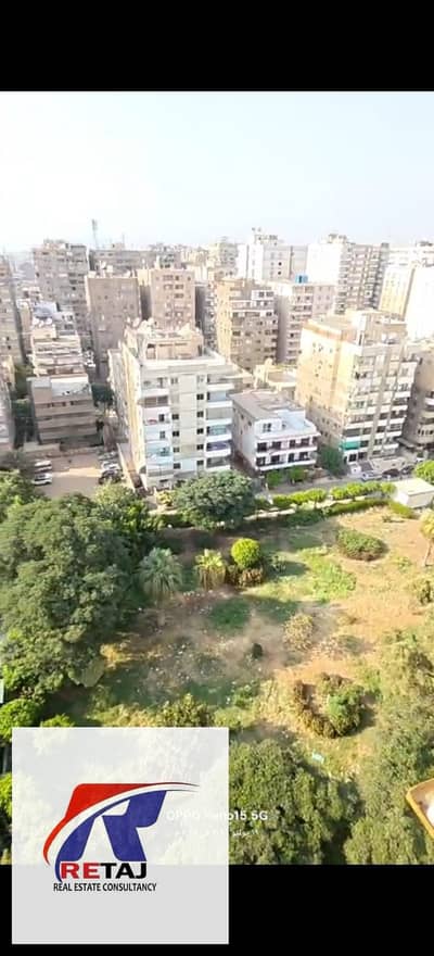 امتلك واستثمر شقه بالمنطقه الأولي بالفرش والتكييفات وجميع الاجهزه الكهربائيه بسعر مغري جدا