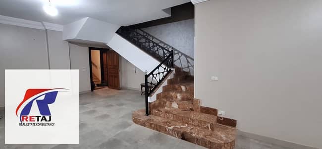 Duplex with kitchen and air conditioning for rent in Al Banafseg 10 Villas  - Area: 180 sq m  - Floors: Ground and first floors (no garden)