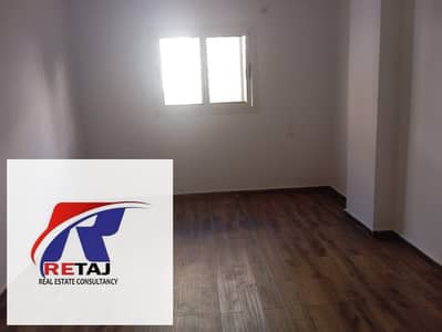 New apartment for rent in the First Settlement, Al Banafseg Villas, with an area of ​​200 square meters and a super deluxe finish, at a price of 25,00