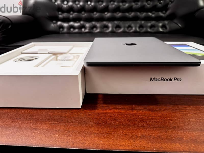 MacBook Pro m2 mint condition  36000 1