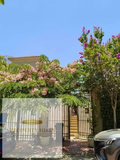 لضرورة البيع فيلا متشطبة بنص سعرها في التجمع الخامس معاها رووف وجاردن كبيره