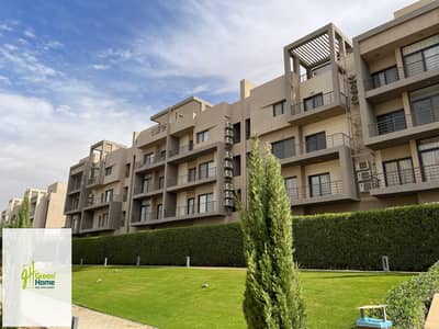 شقة جاهزة للسكن بتشطيبات كاملة وتكييف، مع حديقة، للبيع في المراسم فيفث سكوير - القاهرة الجديدة