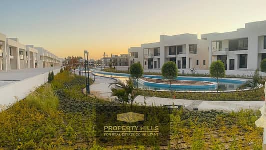 استلم تاون هاوس كورنر استلام فوري في Lake West 1 على وصلة دهشور و امام بيفرلي هيلز