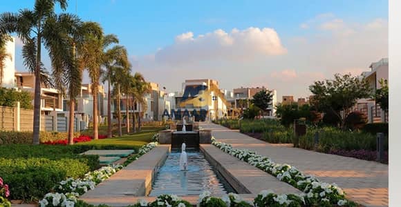amazing villa for sale in fifth square Al marasem in new cairo next to pk2 minutes to Auc
