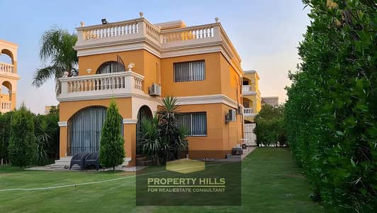Receive immediately in installments an independent villa for sale 310m + garden 200m in Stella Compound Al-Shorouk - Pool View - prime location