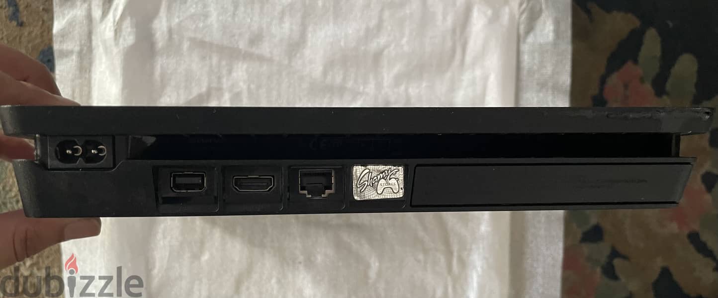 Ps4 console slim 5