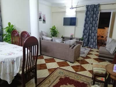 ١٦٥م مفروش منتزة ٣ غرف وريسبشن ٣ ق اول سكن ابراج رويال بلاز