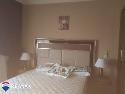 **فيلا جاردن للإيجار في MV Hyde Park | 278م + 90م جاردن | مفروشة بالكامل