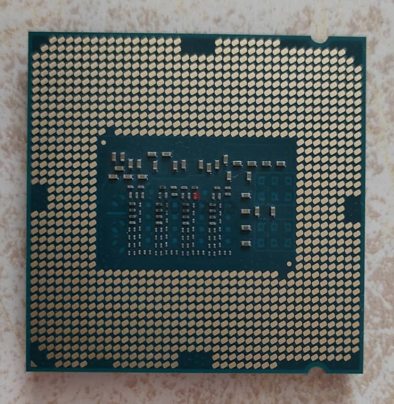 Core i5-4th gen 3.3 MHz up to 3.7 MHz / 6M cash 1