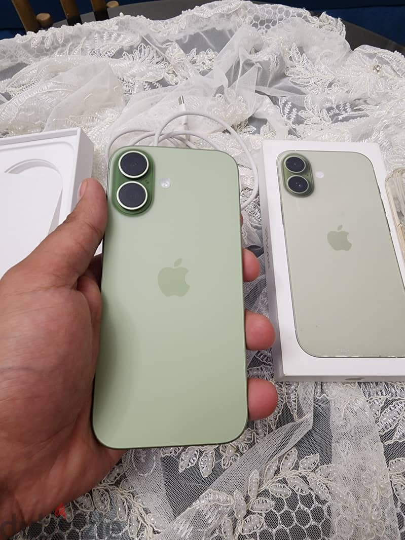 Apple - iPhone 17 ايفون ١٧ 1