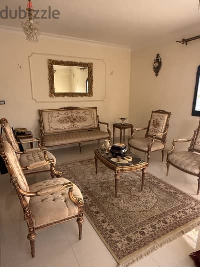 English Style Salon for Sale + 2 side tables and 1 Middle