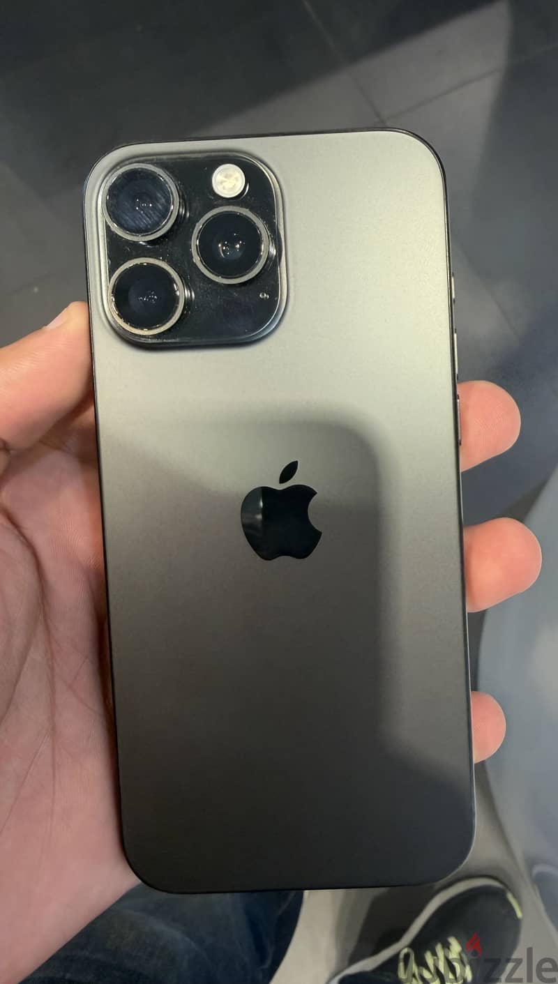 Apple - iPhone 16 Pro Max 3
