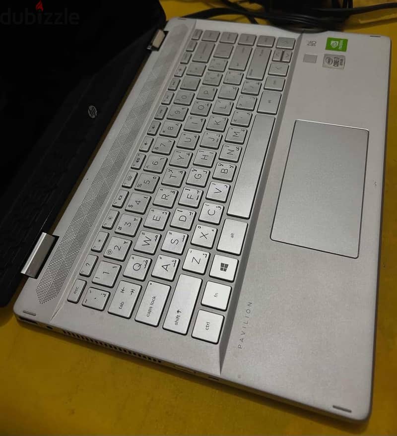 Hp pavilion xx360 touch core i7 like new 5