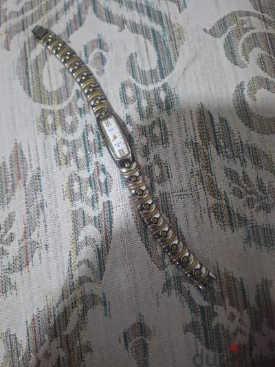 ساعه سويسري