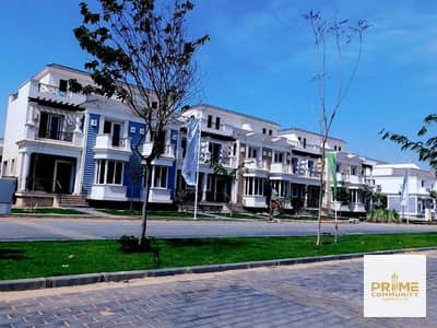 Townhouse for sale in prime location  in lake side phase double view  in Mountain view chill out park