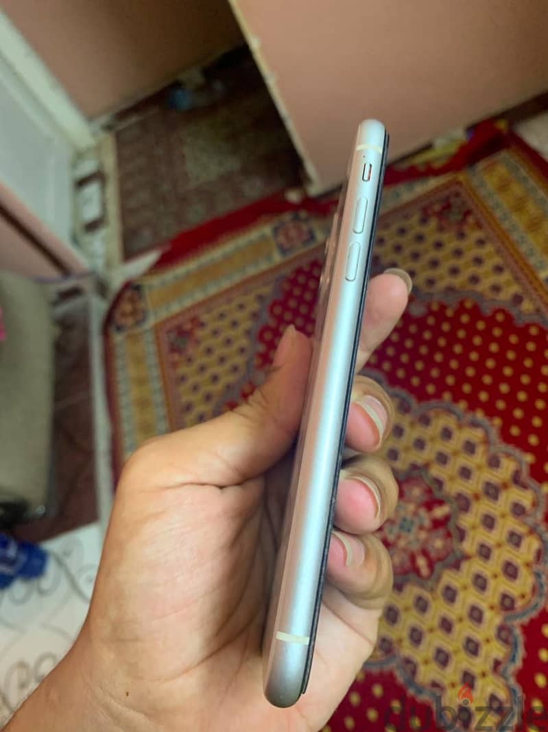Apple - iPhone 11 4