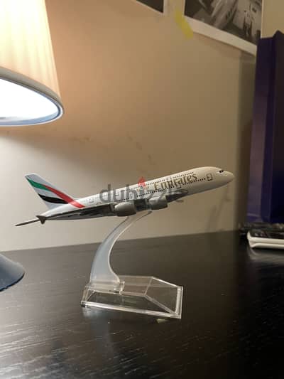 Fly Emirates A380 plane model metal size 16 cm