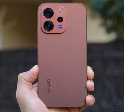 Vivo V70 5G بحالة الزيرو