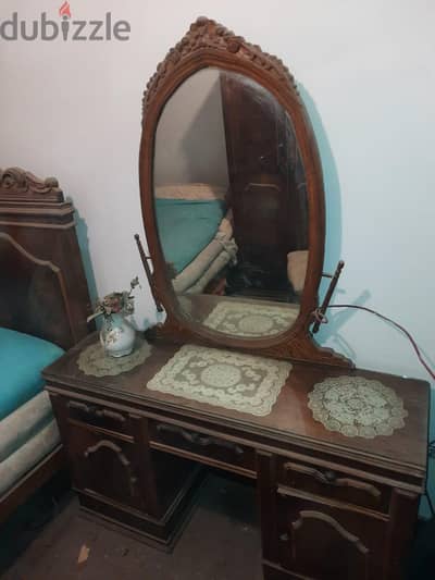 غرفة نوم بحالة جيده لعدم الحاجه