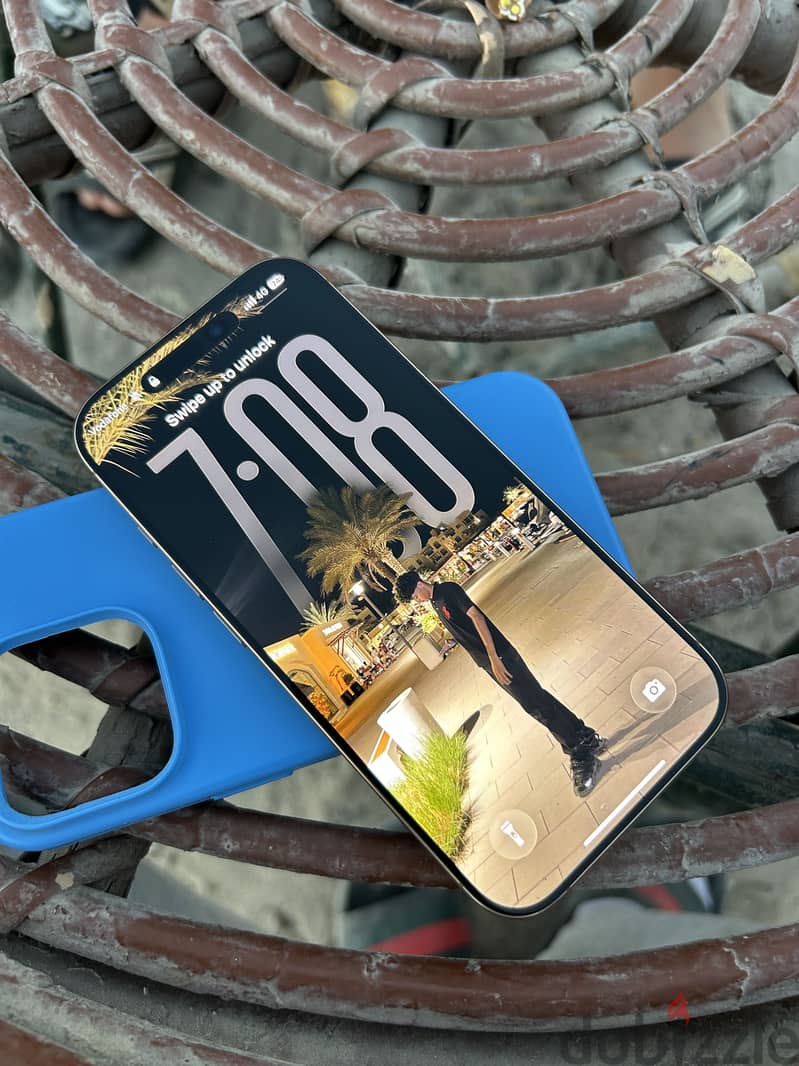 Apple - iPhone 16 Pro 2
