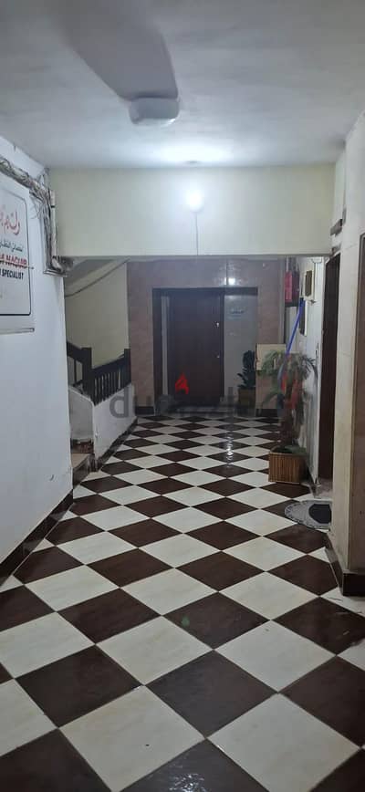 فرصه شقه للبيع سيدي جابر شلرع المشير لظروف السفر