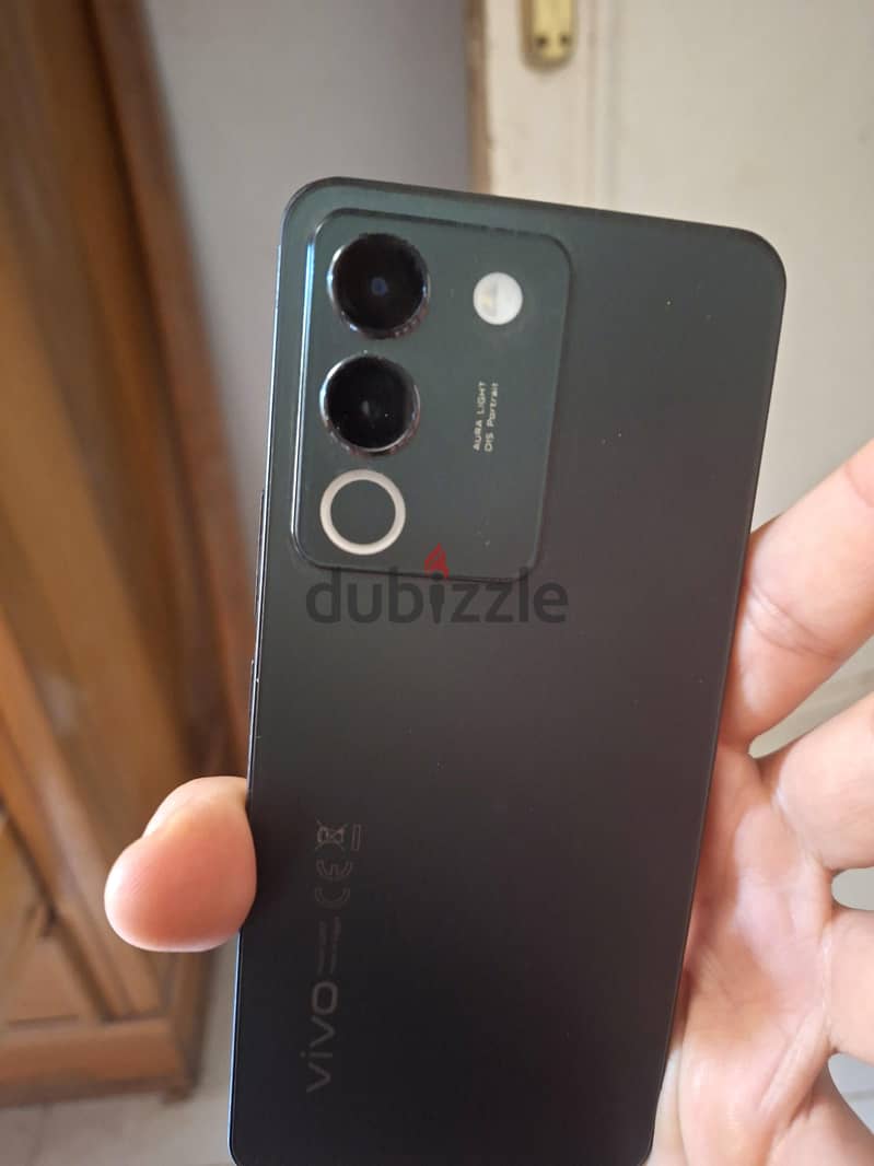 فيفو V29E 4