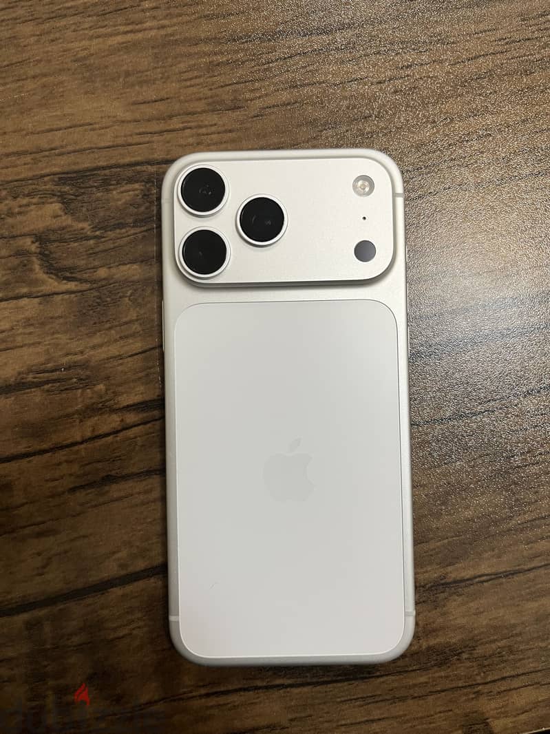 Apple - iPhone 17 Pro Max 4