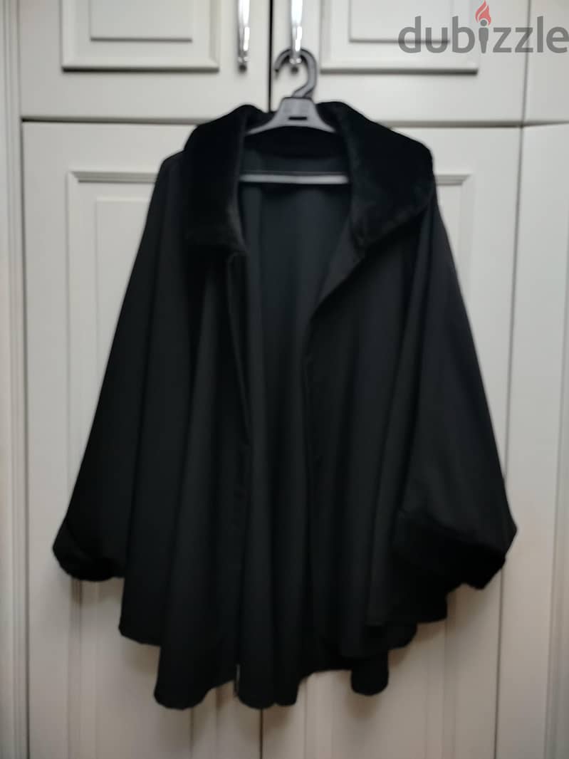 black cape with fake soft fur 1