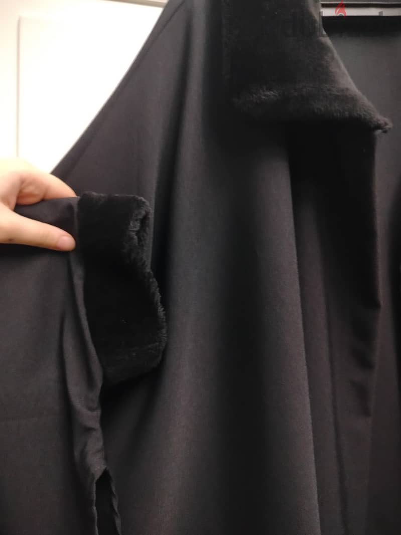 black cape with fake soft fur 3
