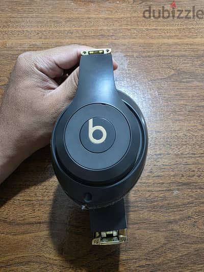 سماعة Beats Studio 3 Wireless أصلية - بحالة ممتازة شغال تمام