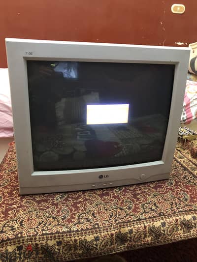 شاشه LG بحاله جيده