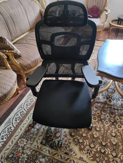 كرسي Lucky Ergonomic شبه جديد – ضمان 16 شهر | 6D Armrests