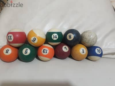 اتناشر كرات بلياردو (السعر قابل للتفاوض)