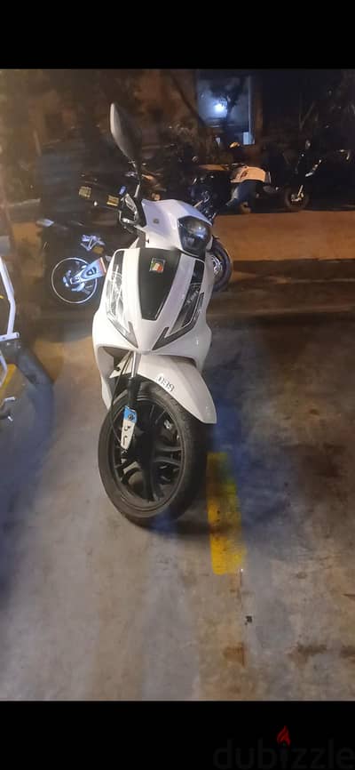 scooter Xmax