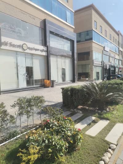 محل للايجار بمول ذاووك بيفرلي هيلز بالشيخ زايد بلوكيشن مميز و فيو رائعShop for rent at The Walk Beverly Hills Mall in Sheikh Zayed,