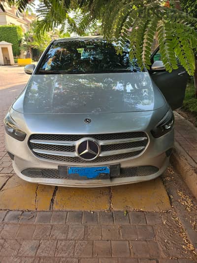 Mercedes-Benz B180 2020