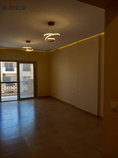 شقه اول سكن الترا سوبر لوكس للايجار كمبوند المهندسين بارادايس بالقرب من الجامعة الأمريكية وشارع التسعين الجنوبي ومحور جمال عبد الناصر التجمع الخامس