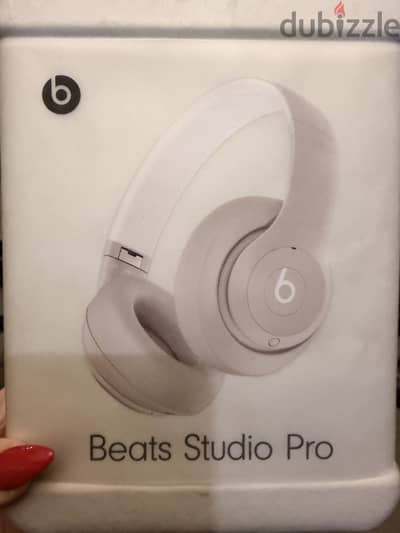 سماعه beats pro اوريجينال لم تستخدم في علبتها متبرشمه من امريكا