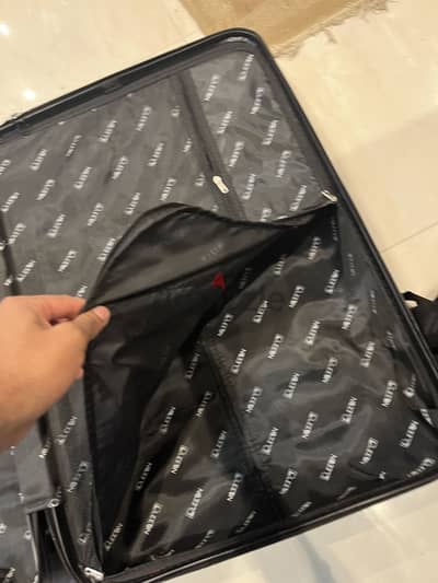 شنطة سفر ليون