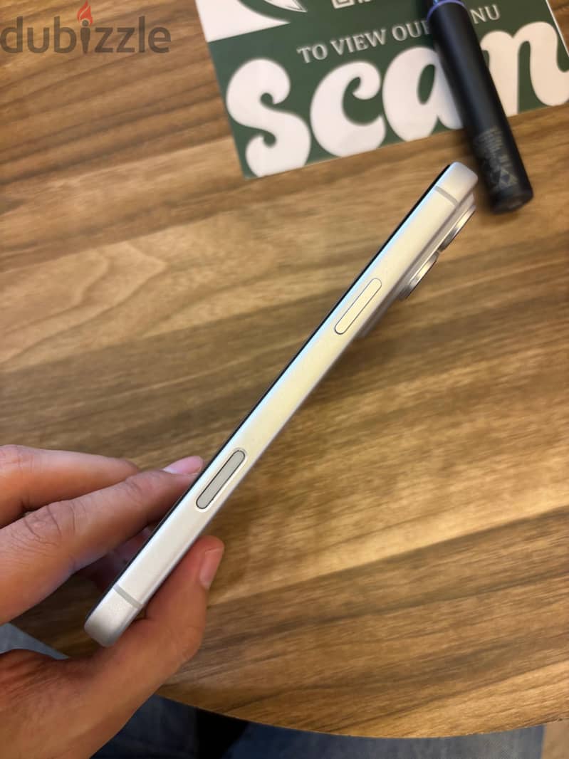 Apple - iPhone 17 Pro Max 3