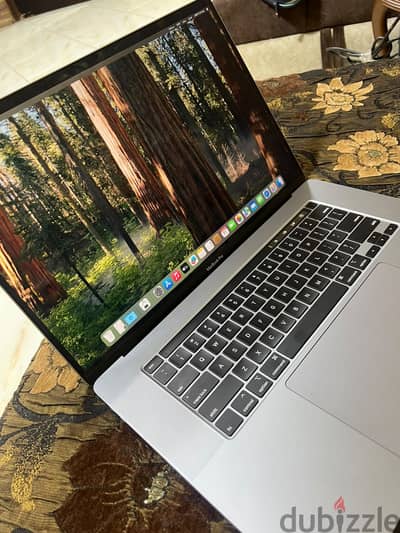 Macbook pro 2019 16 inch touchbar like new