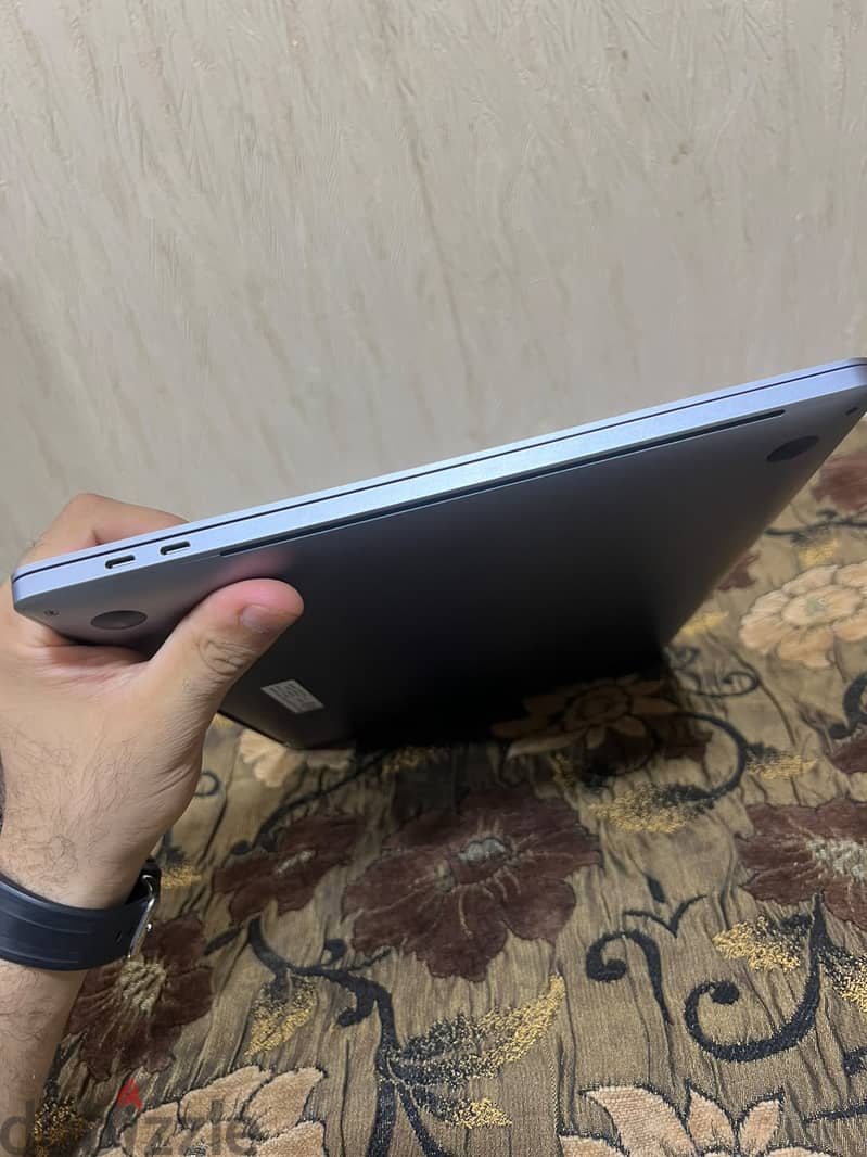 Macbook pro 2019 16 inch touchbar like new 5