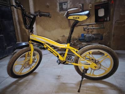 عجله مستعمله سنه واحده  خفيف جدا حاله ممتازه bmx