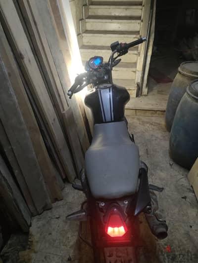 بنلي vlr 200